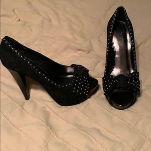 Bakers Adilene black peep toes with silver studs